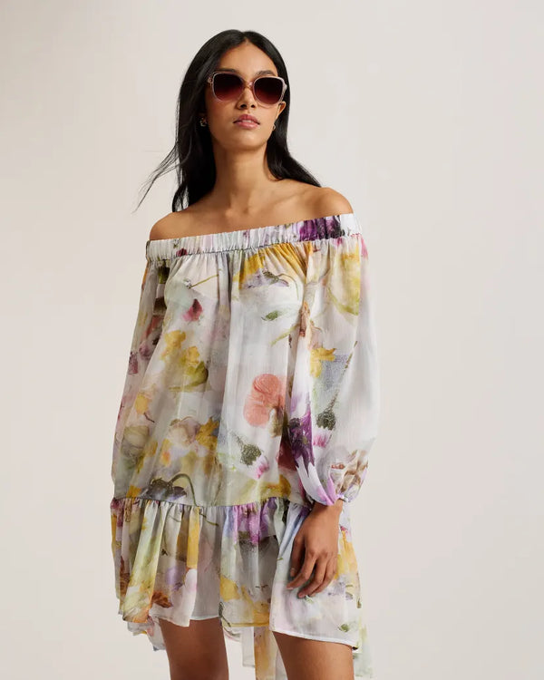 DASHAN-Swimwear-It's all in the details: Beach cover up All-over floral print Elasticated off the shoulder neckline Cropped ballon sleeves Frilled drop back hem Floaty fit Semi sheer material May is 5'8.5" / 1.74m and wears a size S- Ted Baker Romania